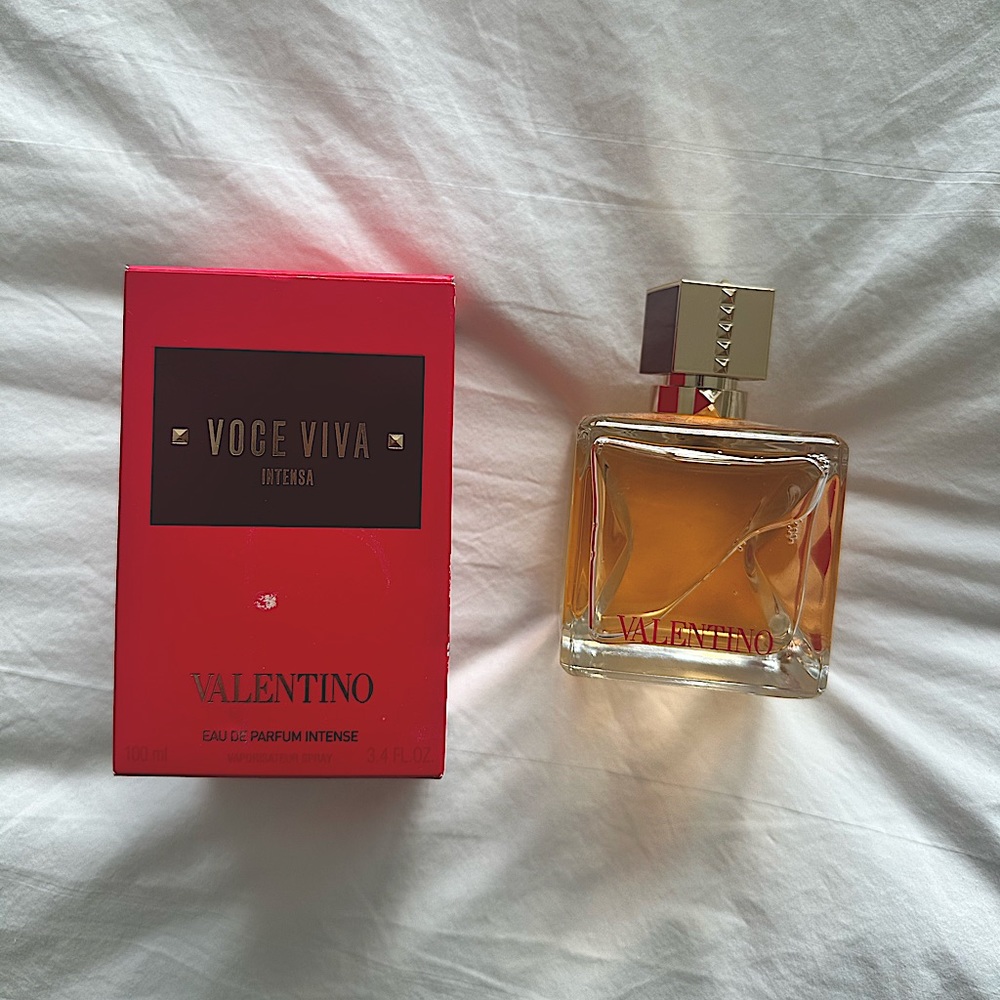 Valentino Voce Viva Perfume